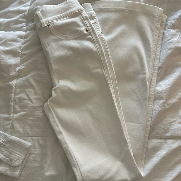SPANX EveryWear Flare Jeans in White - Regular length. - Picture 5 of 5
